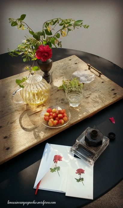 #whitecottagecharm #uncottageenfrance #campagnechic #frenchinterior #frenchfarmhousestyle #frenchcountry #frenchliving #fixerupperstyle #frenchcountrycottage #allthingsfrench #frenchcottage #farmhousevignette #cottagevignette #chippypaint #frenchdecoration #fermette #countrychic #rustique #rusticdecor #decorustic #cottagedecor #maisondecampagne #campagnedecoration #countryhomemag #brocante