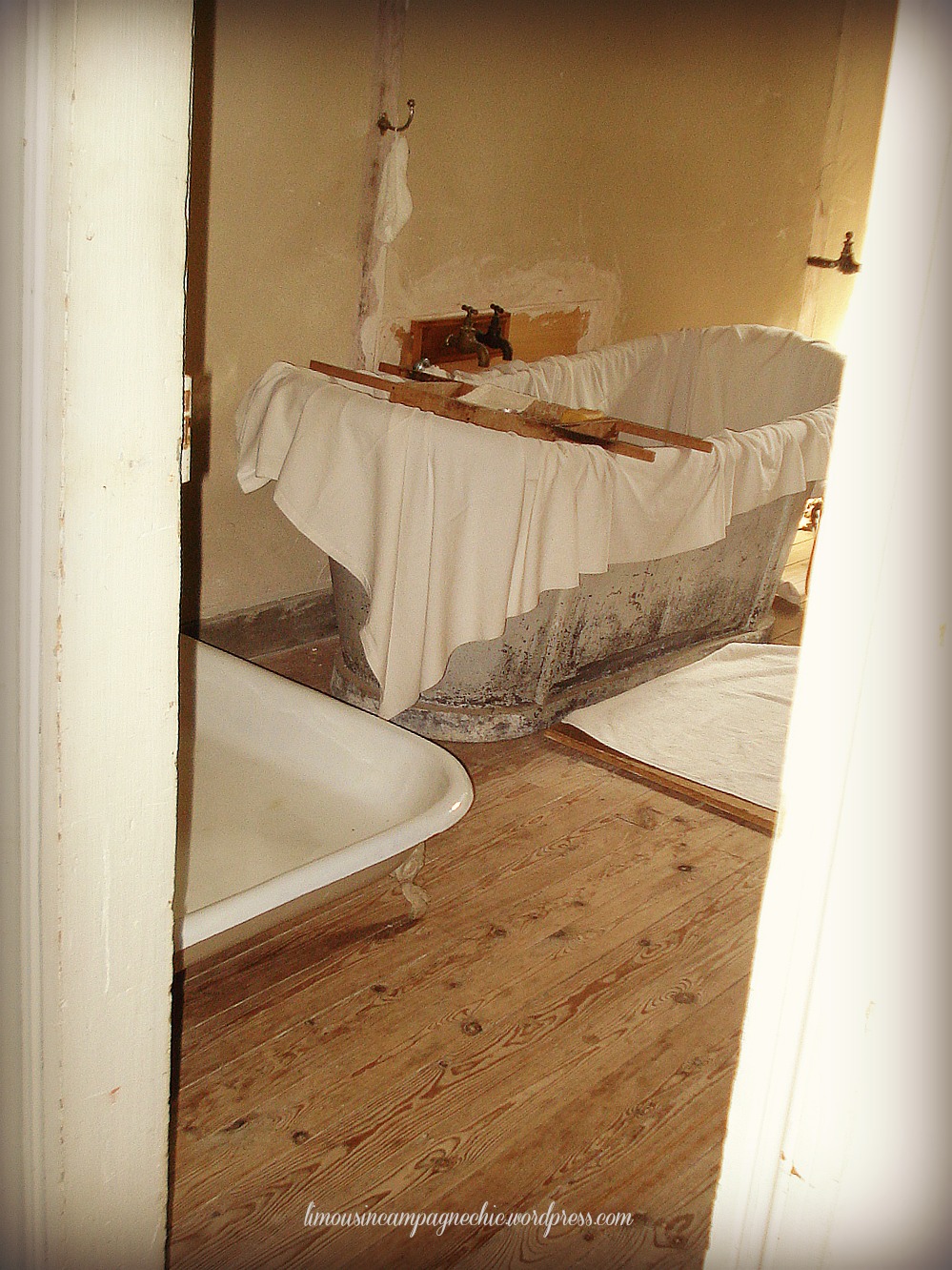 Cottage chic bathroom