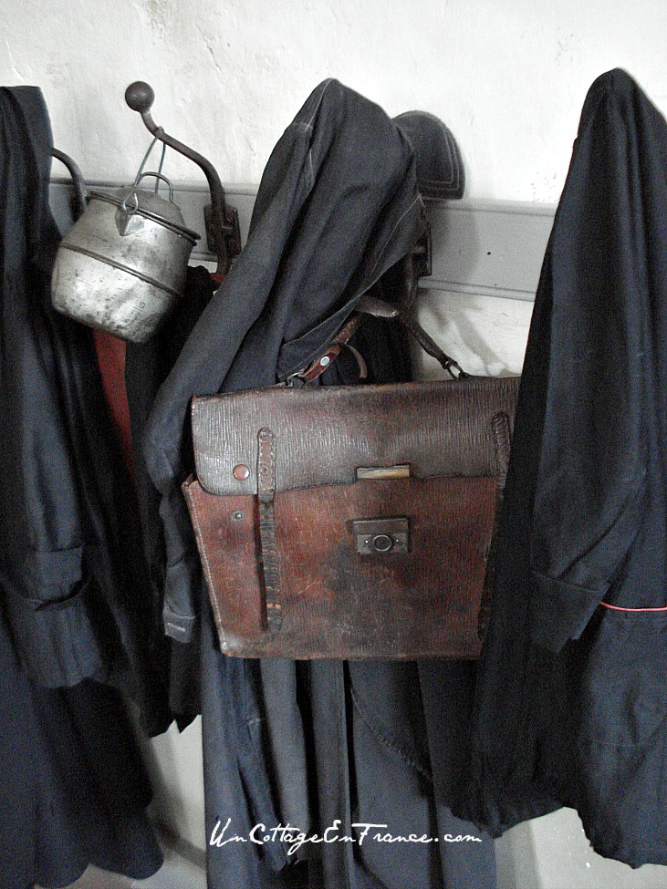 Retour à l&rsquo;école | Back to School (Montrol-Sénard –&nbsp;Haute-Vienne)