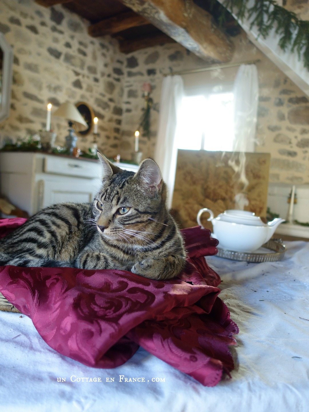 #brocante #whitecottagecharm #uncottageenfrance #campagnechic #frenchinterior #frenchfarmhousestyle#frenchcottage #shabbyhome #farmhousevignette #chippypaint #frenchdecoration #fermette #countrychic #rustique #rusticdecor #decorustic #cottagedecor #maisondecampagne #campagnedecoration #countryhomemag