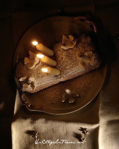 #whitecottagecharm #uncottageenfrance #campagnechic #frenchinterior #frenchfarmhousestyle #frenchcountry #frenchliving #fixerupperstyle #frenchcountrycottage #allthingsfrench #frenchcottage #farmhousevignette #cottagevignette #chippypaint #frenchdecoration #fermette #countrychic #rustique #rusticdecor #decorustic #cottagedecor #maisondecampagne #campagnedecoration #countryhomemag #brocante