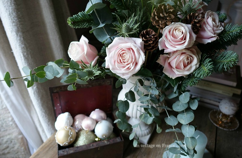 #whitecottagecharm #uncottageenfrance #campagnechic #frenchinterior #frenchfarmhousestyle #frenchcountry #frenchliving #fixerupperstyle #frenchcountrycottage #allthingsfrench #frenchcottage #farmhousevignette #cottagevignette #chippypaint #frenchdecoration #fermette #countrychic #rustique #rusticdecor #decorustic #cottagedecor #maisondecampagne #campagnedecoration #countryhomemag #brocante