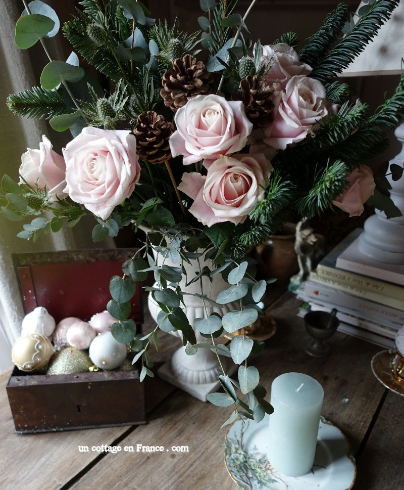 #whitecottagecharm #uncottageenfrance #campagnechic #frenchinterior #frenchfarmhousestyle #frenchcountry #frenchliving #fixerupperstyle #frenchcountrycottage #allthingsfrench #frenchcottage #farmhousevignette #cottagevignette #chippypaint #frenchdecoration #fermette #countrychic #rustique #rusticdecor #decorustic #cottagedecor #maisondecampagne #campagnedecoration #countryhomemag #brocante