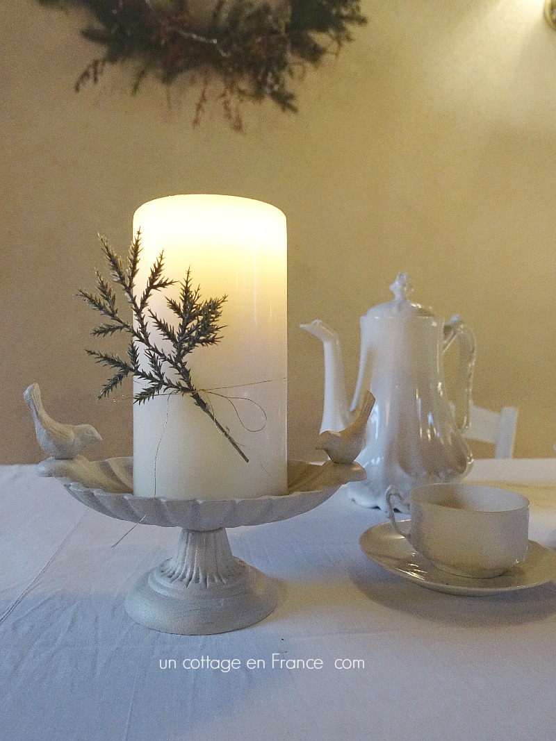 Un fil doré et une branche (A gold thread and a twig)