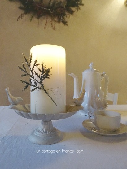 Un fil doré et une branche (A gold thread and a twig)