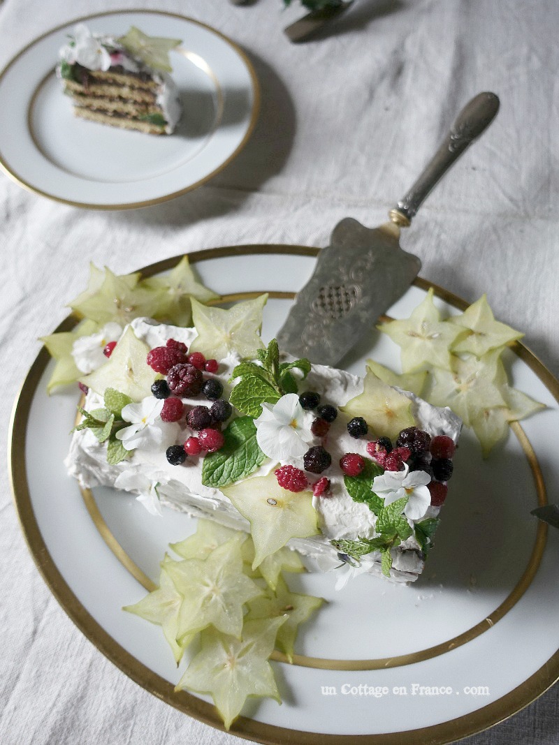 #whitecottagecharm #uncottageenfrance #campagnechic #frenchinterior #frenchfarmhousestyle #frenchcountry #frenchliving #fixerupperstyle #frenchcountrycottage #allthingsfrench #frenchcottage #farmhousevignette #cottagevignette #chippypaint #frenchdecoration #fermette #countrychic #rustique #rusticdecor #decorustic #cottagedecor #maisondecampagne #campagnedecoration #countryhomemag #brocante