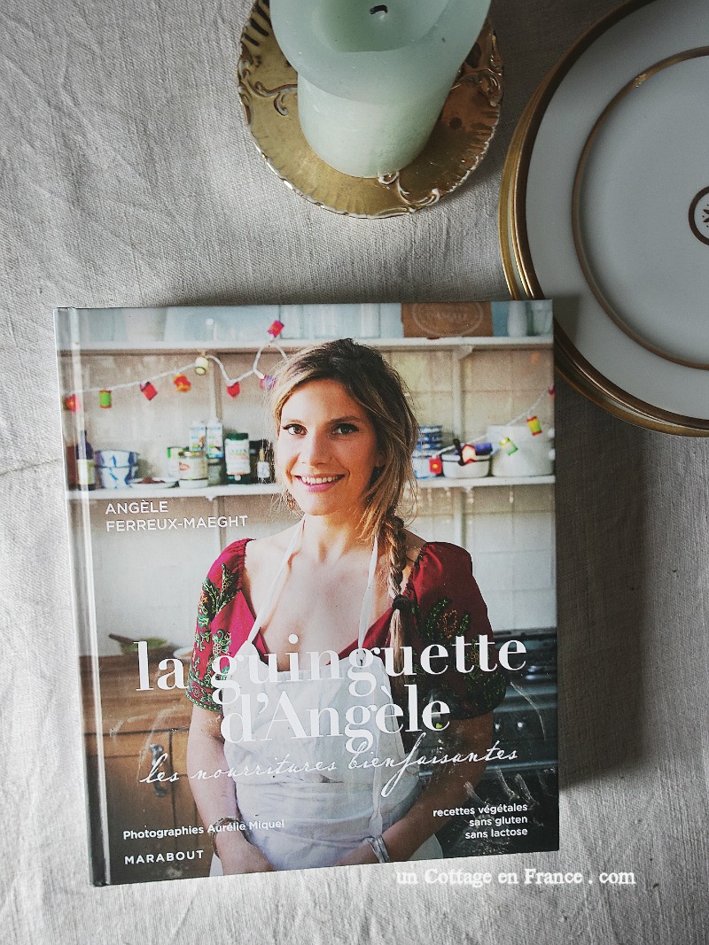 #whitecottagecharm #uncottageenfrance #campagnechic #frenchinterior #frenchfarmhousestyle #frenchcountry #frenchliving #fixerupperstyle #frenchcountrycottage #allthingsfrench #frenchcottage #farmhousevignette #cottagevignette #chippypaint #frenchdecoration #fermette #countrychic #rustique #rusticdecor #decorustic #cottagedecor #maisondecampagne #campagnedecoration #countryhomemag #brocante