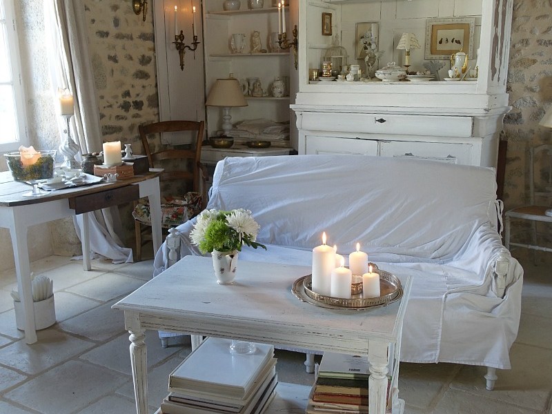 Le buffet rustique repeint à la chaux | The Rustic Cabinet Repainted with&nbsp;Lime