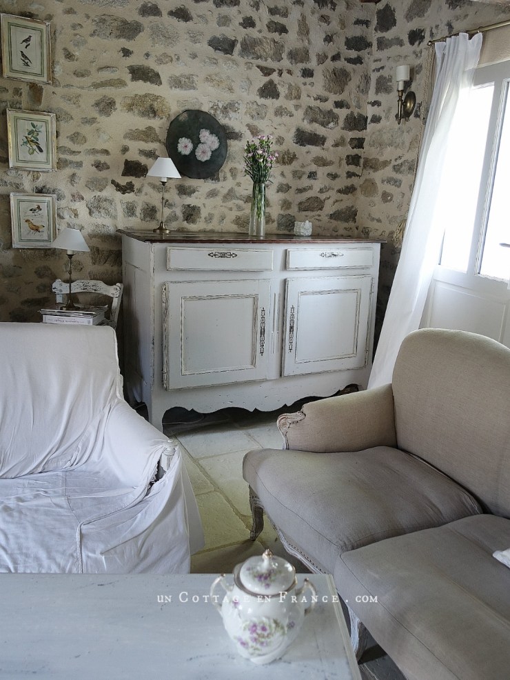 Relooking campagne chic du buffet régional | Country Chic Makeover of the Rural&nbsp;Sideboard