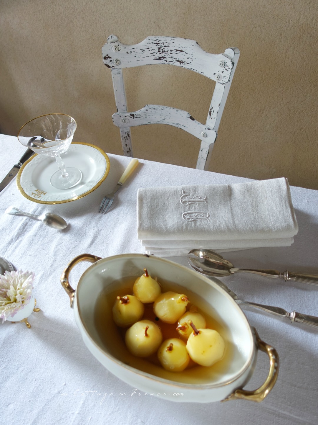 #brocante #whitecottagecharm #uncottageenfrance #campagnechic #frenchinterior #frenchfarmhousestyle#frenchcottage #shabbyhome #farmhousevignette #chippypaint #frenchdecoration #fermette #countrychic #rustique #rusticdecor #decorustic #cottagedecor #maisondecampagne #campagnedecoration #countryhomemag