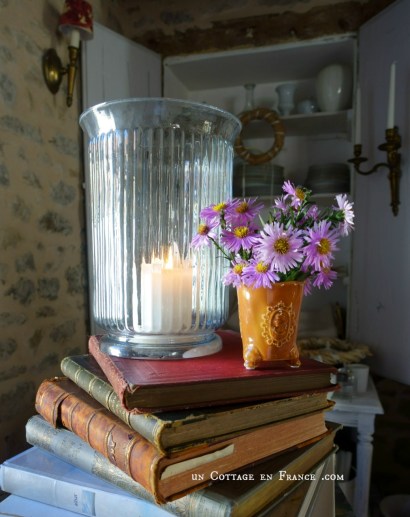 #whitecottagecharm #uncottageenfrance #campagnechic #frenchinterior #frenchfarmhousestyle #frenchcountry #frenchliving #fixerupperstyle #frenchcountrycottage #allthingsfrench #frenchcottage #farmhousevignette #cottagevignette #chippypaint #frenchdecoration #fermette #countrychic #rustique #rusticdecor #decorustic #cottagedecor #maisondecampagne #campagnedecoration #countryhomemag #brocante