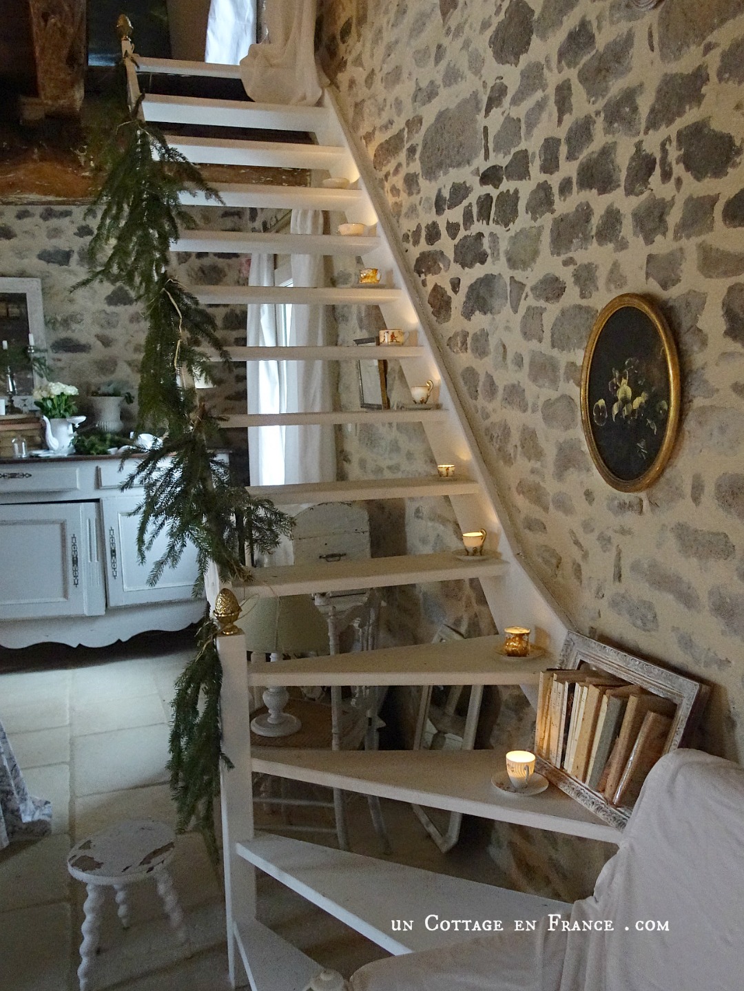 #brocante #whitecottagecharm #uncottageenfrance #campagnechic #frenchinterior #frenchfarmhousestyle#frenchcottage #shabbyhome #farmhousevignette #chippypaint #frenchdecoration #fermette #countrychic #rustique #rusticdecor #decorustic #cottagedecor #maisondecampagne #campagnedecoration #countryhomemag