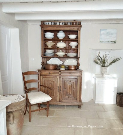 #brocante #whitecottagecharm #uncottageenfrance #campagnechic #frenchinterior #frenchfarmhousestyle#frenchcottage #shabbyhome #farmhousevignette #chippypaint #frenchdecoration #fermette #countrychic #rustique #rusticdecor #decorustic #cottagedecor #maisondecampagne #campagnedecoration #countryhomemag