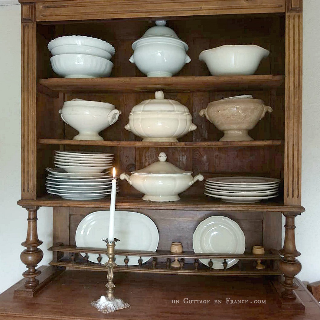 le-placard-campagne-chic-du-cottage-limousin-décoration-romantique-french-country-interior-