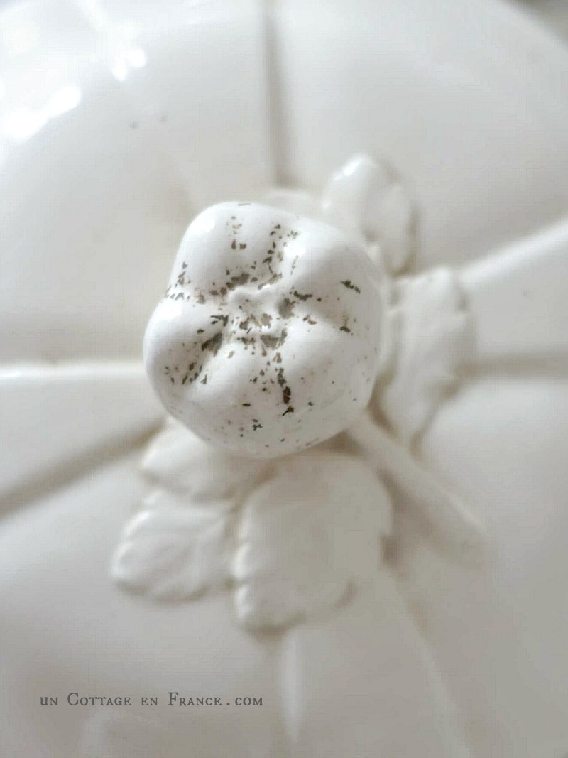 #brocante #whitecottagecharm #uncottageenfrance #campagnechic #frenchinterior #frenchfarmhousestyle#frenchcottage #shabbyhome #farmhousevignette #chippypaint #frenchdecoration #fermette #countrychic #rustique #rusticdecor #decorustic #cottagedecor #maisondecampagne #campagnedecoration #countryhomemag
