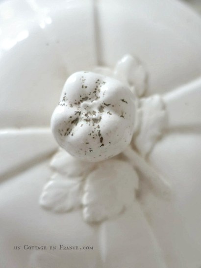 #brocante #whitecottagecharm #uncottageenfrance #campagnechic #frenchinterior #frenchfarmhousestyle#frenchcottage #shabbyhome #farmhousevignette #chippypaint #frenchdecoration #fermette #countrychic #rustique #rusticdecor #decorustic #cottagedecor #maisondecampagne #campagnedecoration #countryhomemag