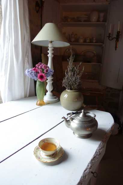 #brocante #whitecottagecharm #uncottageenfrance #campagnechic #frenchinterior #frenchfarmhousestyle#frenchcottage #shabbyhome #farmhousevignette #chippypaint #frenchdecoration #fermette #countrychic #rustique #rusticdecor #decorustic #cottagedecor #maisondecampagne #campagnedecoration #countryhomemag