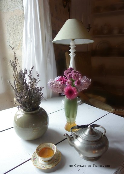 #brocante #whitecottagecharm #uncottageenfrance #campagnechic #frenchinterior #frenchfarmhousestyle#frenchcottage #shabbyhome #farmhousevignette #chippypaint #frenchdecoration #fermette #countrychic #rustique #rusticdecor #decorustic #cottagedecor #maisondecampagne #campagnedecoration #countryhomemag