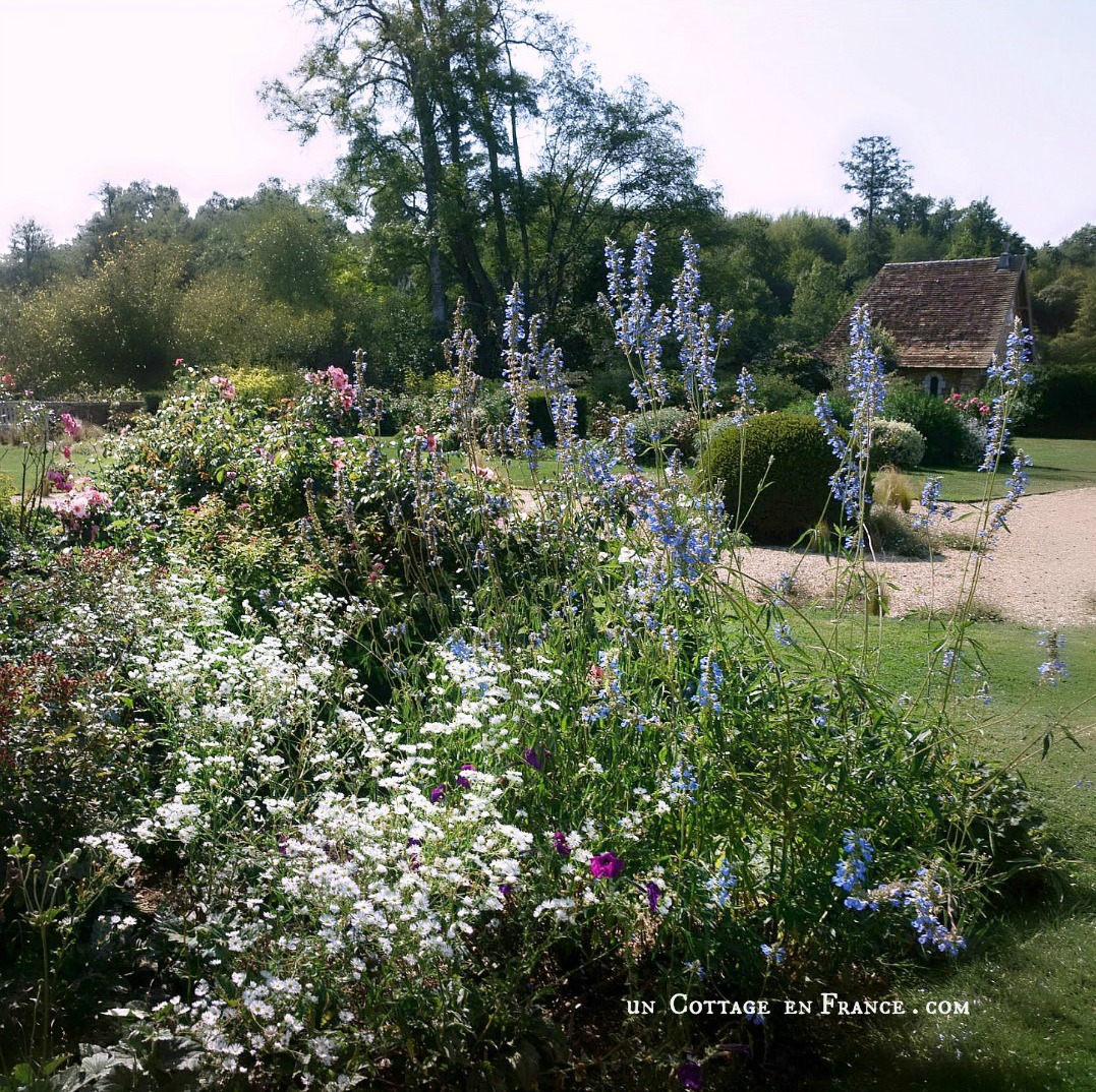 jardin romantique du domaine des Etangs country chic campagne chic