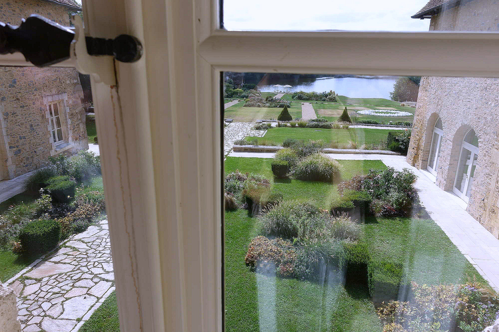 hôtel romantique jardin romantique du domaine des Etangs