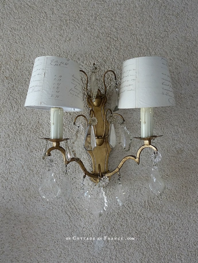 #whitecottagecharm #uncottageenfrance #campagnechic #frenchinterior #frenchfarmhousestyle #cottagecharm #cottagechic #cottageliving #shabbystyle #shabbychichome #frenchcottage #shabbyhome #farmhousevignette #cottagevignette #chippypaint #frenchdecoration #fermette #countrychic #rustique #rusticdecor #decorustic #cottagedecor #maisondecampagne #campagnedecoration #countryhomemag #brocante