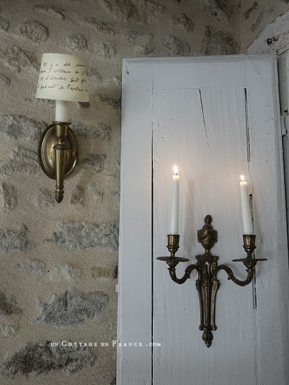 #whitecottagecharm #uncottageenfrance #campagnechic #frenchinterior #frenchfarmhousestyle #cottagecharm #cottagechic #cottageliving #shabbystyle #shabbychichome #frenchcottage #shabbyhome #farmhousevignette #cottagevignette #chippypaint #frenchdecoration #fermette #countrychic #rustique #rusticdecor #decorustic #cottagedecor #maisondecampagne #campagnedecoration #countryhomemag #brocante