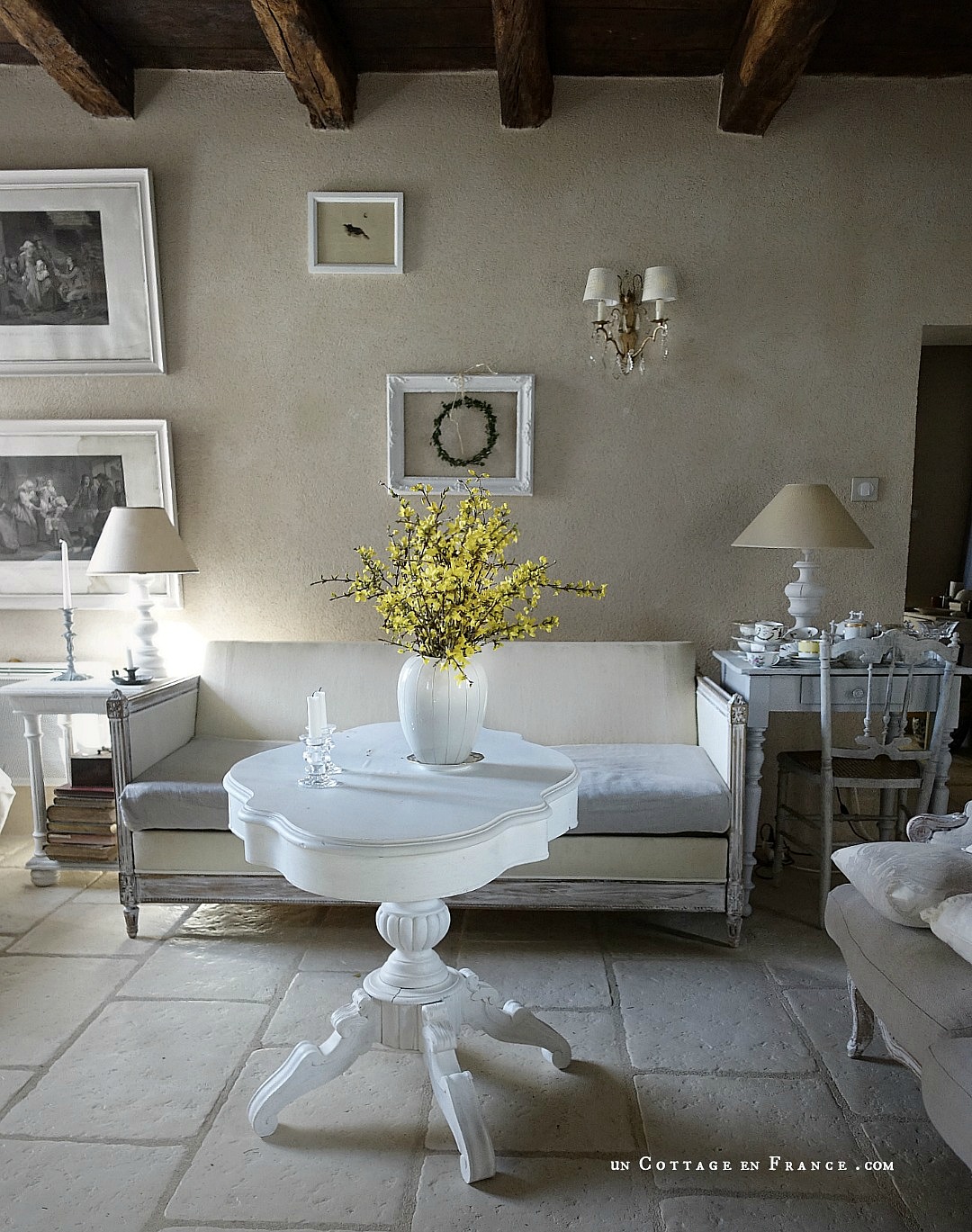 #whitecottagecharm #uncottageenfrance #campagnechic #frenchinterior #frenchfarmhousestyle #cottagecharm #cottagechic #cottageliving #shabbystyle #shabbychichome #frenchcottage #shabbyhome #farmhousevignette #cottagevignette #chippypaint #frenchdecoration #fermette #countrychic #rustique #rusticdecor #decorustic #cottagedecor #maisondecampagne #campagnedecoration #countryhomemag #brocante