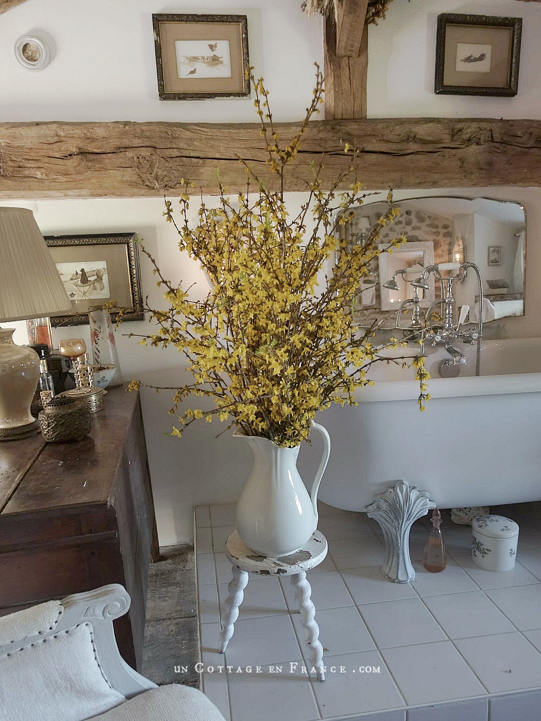 #romanticbathroom #whitecottagecharm #uncottageenfrance #campagnechic #frenchinterior #frenchfarmhousestyle #frenchcountry #frenchliving #fixerupperstyle #shabbychicbathroom #frenchcountrycottage #allthingsfrench #frenchcottage #farmhousevignette #cottagevignette #chippypaint #frenchdecoration #fermette #countrychic #rustique #rusticdecor #decorustic #cottagedecor #maisondecampagne #campagnedecoration #countryhomemag #brocante