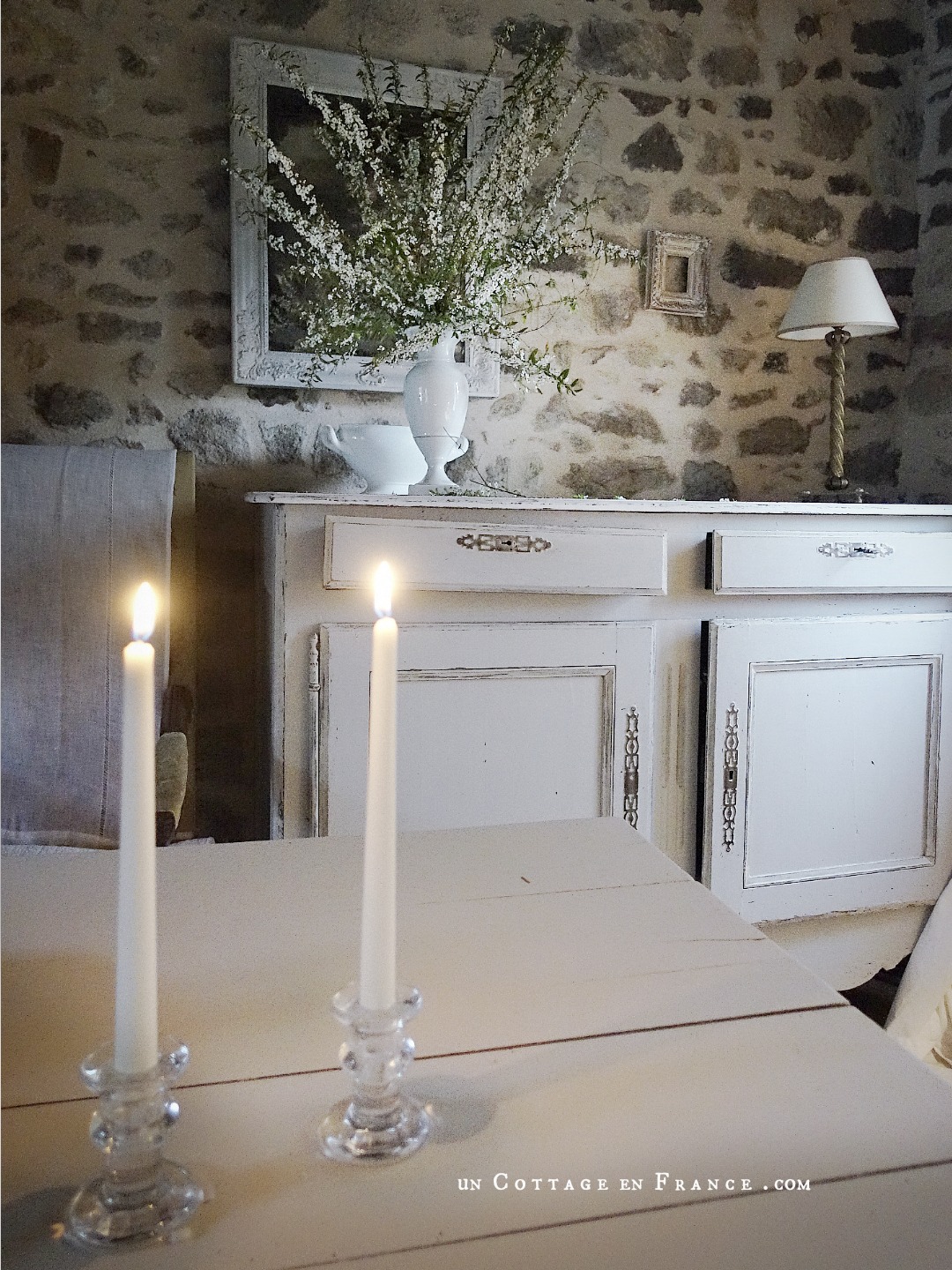 #brocante #whitecottagecharm #uncottageenfrance #campagnechic #frenchinterior #frenchfarmhousestyle#frenchcottage #shabbyhome #farmhousevignette #chippypaint #frenchdecoration #fermette #countrychic #rustique #rusticdecor #decorustic #cottagedecor #maisondecampagne #campagnedecoration #countryhomemag