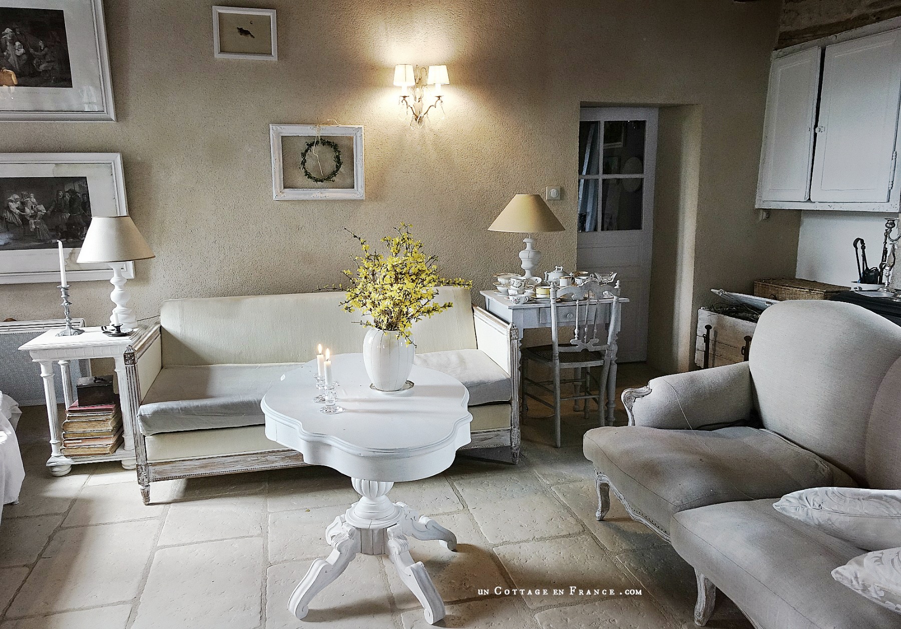 #whitecottagecharm #uncottageenfrance #campagnechic #frenchinterior #frenchfarmhousestyle #cottagecharm #cottagechic #cottageliving #shabbystyle #shabbychichome #frenchcottage #shabbyhome #farmhousevignette #cottagevignette #chippypaint #frenchdecoration #fermette #countrychic #rustique #rusticdecor #decorustic #cottagedecor #maisondecampagne #campagnedecoration #countryhomemag #brocante