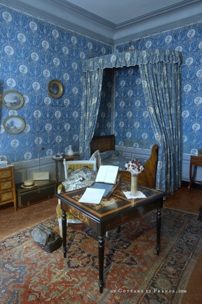 maison d'artiste, french country desig, george sand Berry, chambre romantique, décor ampagne chic bleu, french farmhouse style