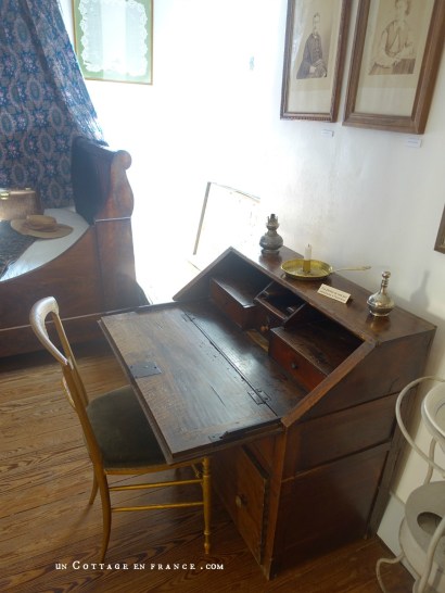 maison d'artiste, french country desig, george sand Berry, chambre romantique, décor ampagne chic bleu, french farmhouse style