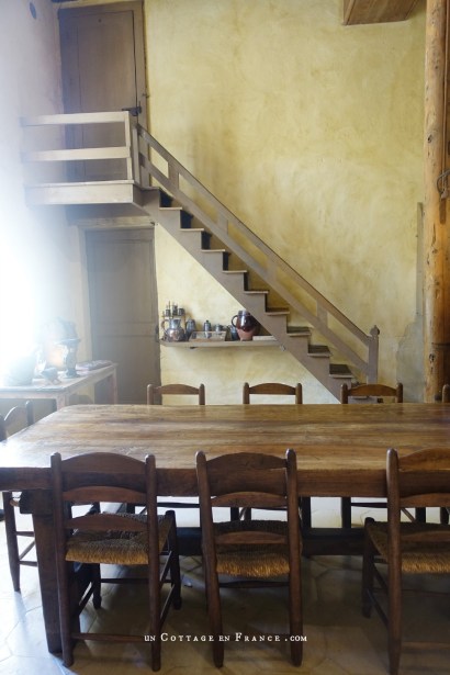 colette malpaud #whitecottagecharm #uncottageenfrance #campagnechic #frenchinterior #frenchfarmhousestyle #frenchcountry #frenchliving #fixerupperstyle #frenchcountrycottage #allthingsfrench #frenchcottage #farmhousevignette #cottagevignette #chippypaint #frenchdecoration #fermette #countrychic #rustique #rusticdecor #decorustic #cottagedecor #maisondecampagne #campagnedecoration #countryhomemag #brocante