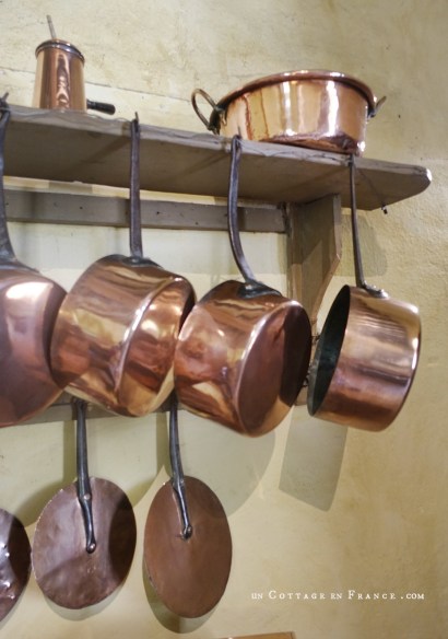 colette malpaud #whitecottagecharm #uncottageenfrance #campagnechic #frenchinterior #frenchfarmhousestyle #frenchcountry #frenchliving #fixerupperstyle #frenchcountrycottage #allthingsfrench #frenchcottage #farmhousevignette #cottagevignette #chippypaint #frenchdecoration #fermette #countrychic #rustique #rusticdecor #decorustic #cottagedecor #maisondecampagne #campagnedecoration #countryhomemag #brocante