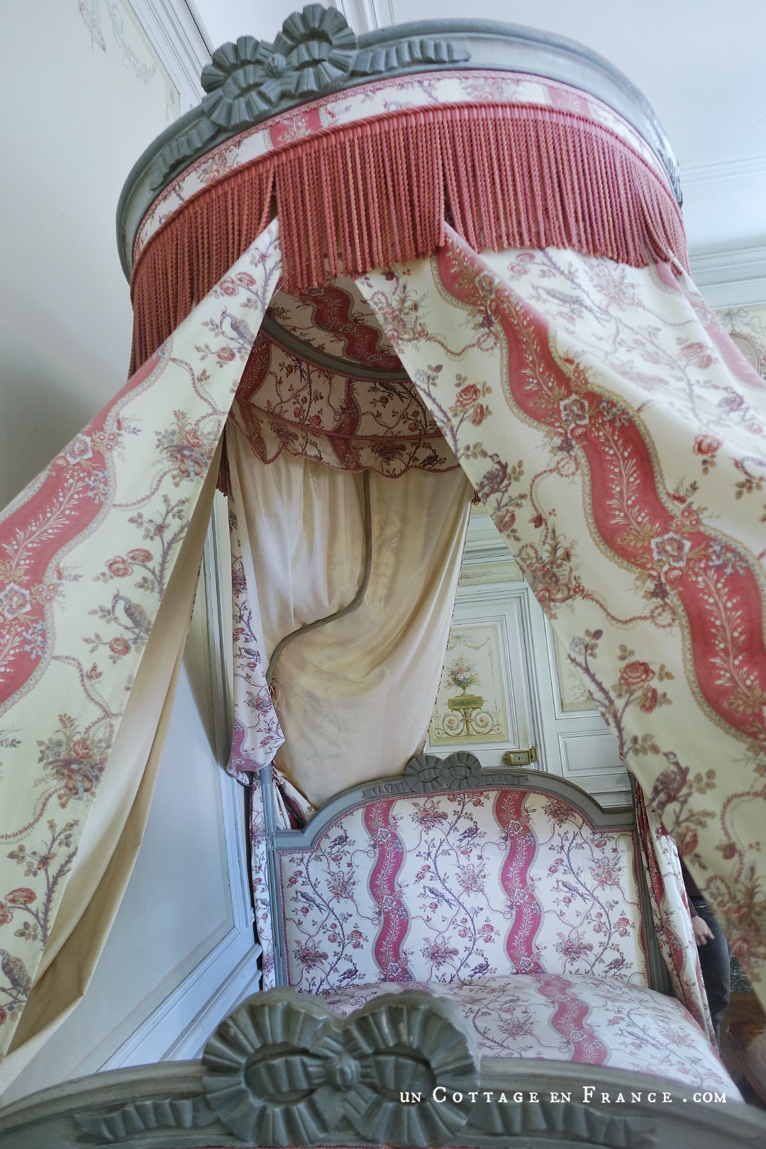 maison d'artiste, french country desig, george sand Berry, chambre romantique, décor ampagne chic bleu, french farmhouse style