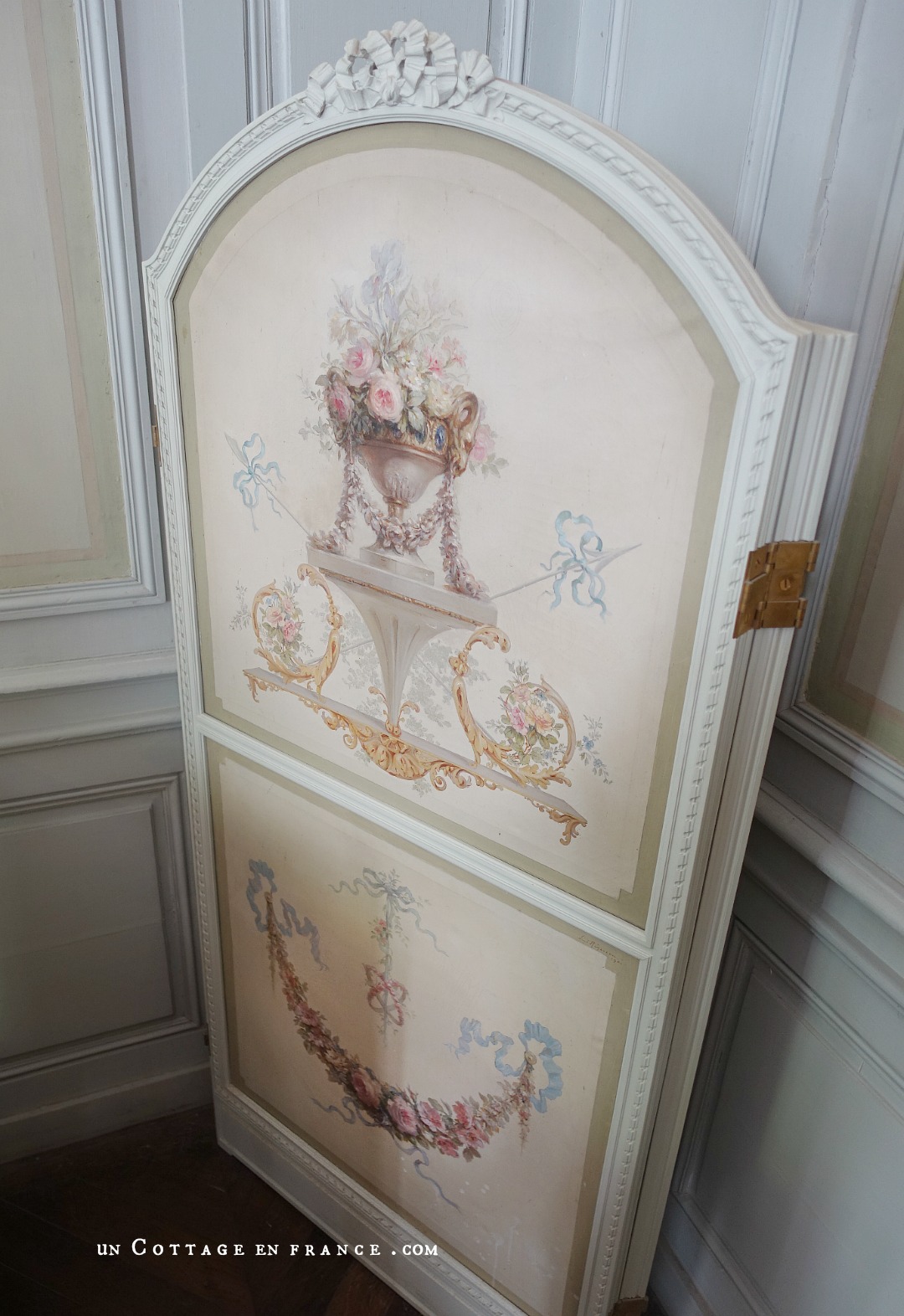 maison d'artiste, french country desig, george sand Berry, chambre romantique, décor ampagne chic bleu, french farmhouse style