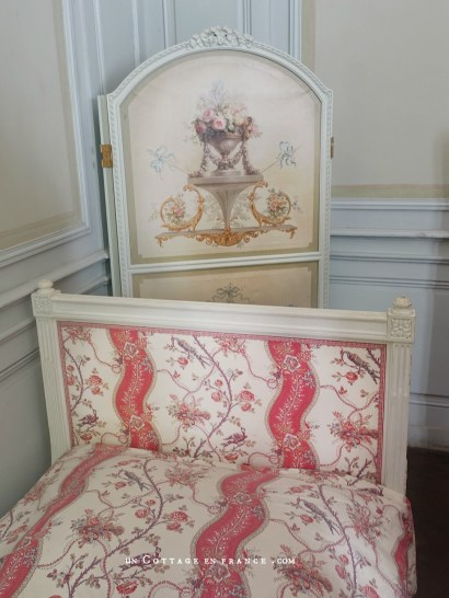 maison d'artiste, french country desig, george sand Berry, chambre romantique, décor ampagne chic bleu, french farmhouse style