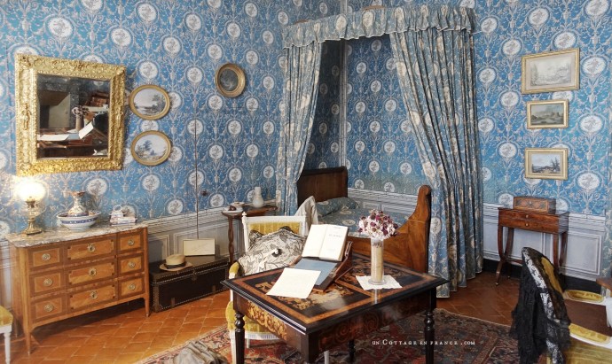 maison d'artiste, french country design, george sand Berry, chambre romantique, décor ampagne chic bleu, french farmhouse style