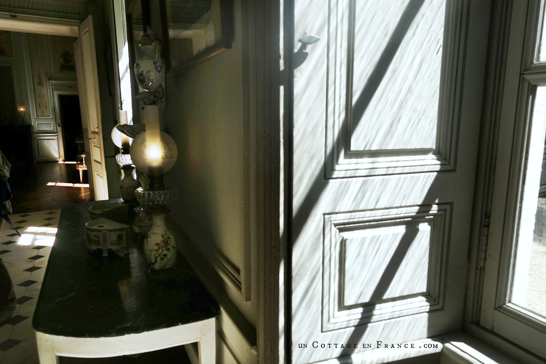 maison d'artiste, french country desig, george sand Berry, chambre romantique, décor ampagne chic bleu, french farmhouse style