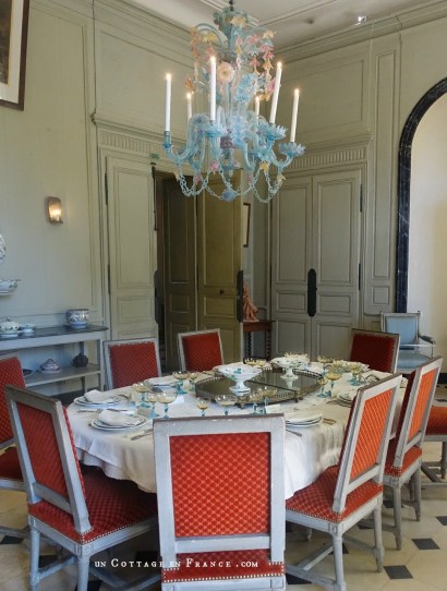 maison d'artiste, french country desig, george sand Berry, chambre romantique, décor ampagne chic bleu, french farmhouse style