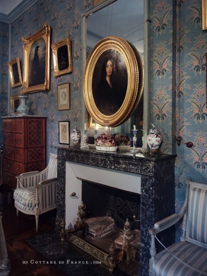 maison d'artiste, french country desig, george sand Berry, chambre romantique, décor ampagne chic bleu, french farmhouse style