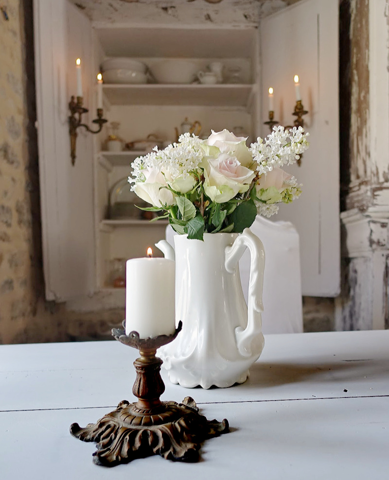 colette malpaud #whitecottagecharm #uncottageenfrance #campagnechic #frenchinterior #frenchfarmhousestyle #frenchcountry #frenchliving #fixerupperstyle #frenchcountrycottage #allthingsfrench #frenchcottage #farmhousevignette #cottagevignette #chippypaint #frenchdecoration #fermette #countrychic #rustique #rusticdecor #decorustic #cottagedecor #maisondecampagne #campagnedecoration #countryhomemag #brocante