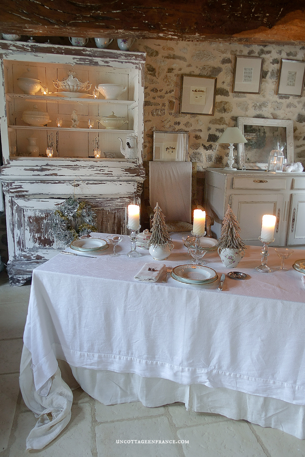 noel blanc, noel argent, noel campagne chic, un cottage en france, apéritif de noel, décoration romantique, décoration blanche, décoration grenier, esprit brocante, inspiration xviiième