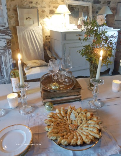 noel blanc, noel argent, noel campagne chic, un cottage en france, apéritif de noel, décoration romantique, décoration blanche, décoration grenier, esprit brocante, inspiration xviiième