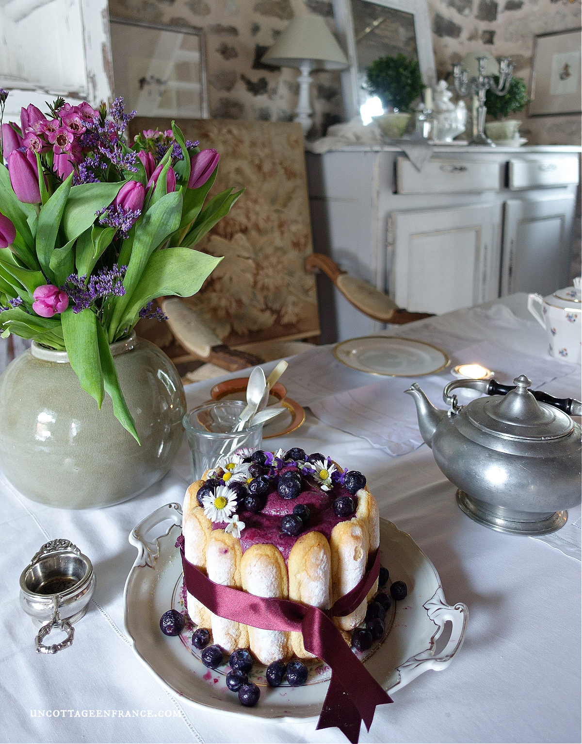 #charlotte #dessertprintemps #whitecottagecharm #uncottageenfrance #campagnechic #frenchinterior #frenchfarmhousestyle #frenchcountry #frenchliving #fixerupperstyle #frenchcountrycottage #allthingsfrench #frenchcottage #farmhousevignette #cottagevignette #chippypaint #frenchdecoration #fermette #countrychic #rustique #rusticdecor #decorustic #cottagedecor #maisondecampagne #campagnedecoration #countryhomemag #brocante