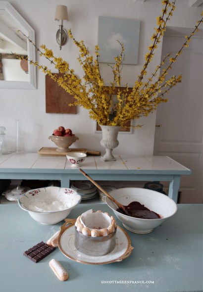 #shabbychickitchen #cottagecore #cottagestyle #cottagecoreaesthetic #cottageliving #cottagedecor #cottage #bluestyle #bluehome #frenchcottage #frenchcountrydecor #frenchcountrystyle #campagnechic #cuisineshabbychic