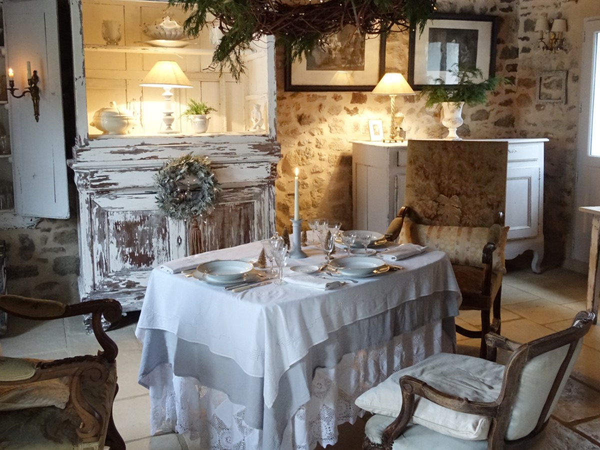Une couronne de Noël au plafond  | A Xmas Ceiling&nbsp;Wreath
