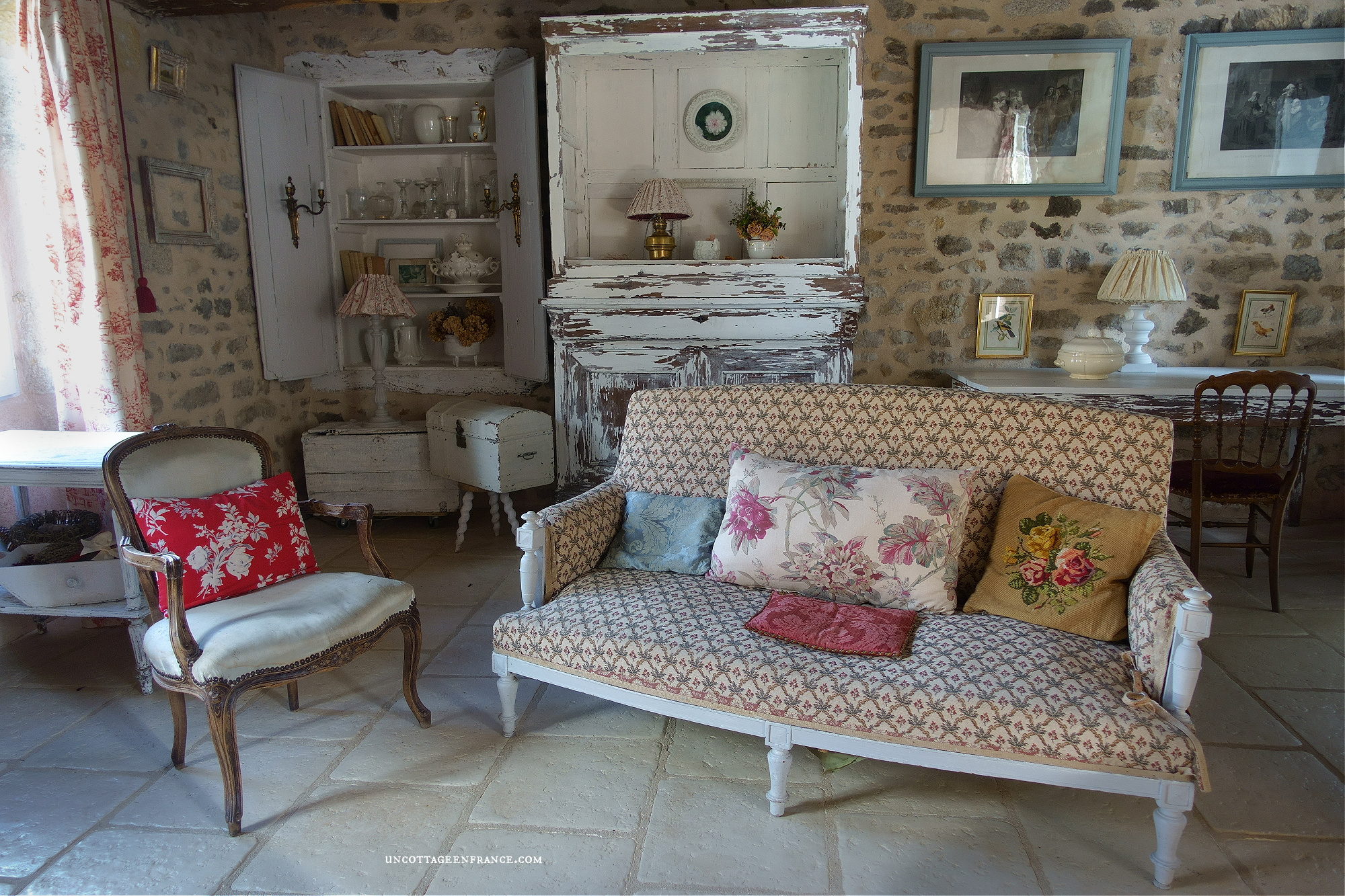 redefinition of French country cottage decor through a sofa's spring color palette, appealing to those seeking French-inspired home decor ideas.