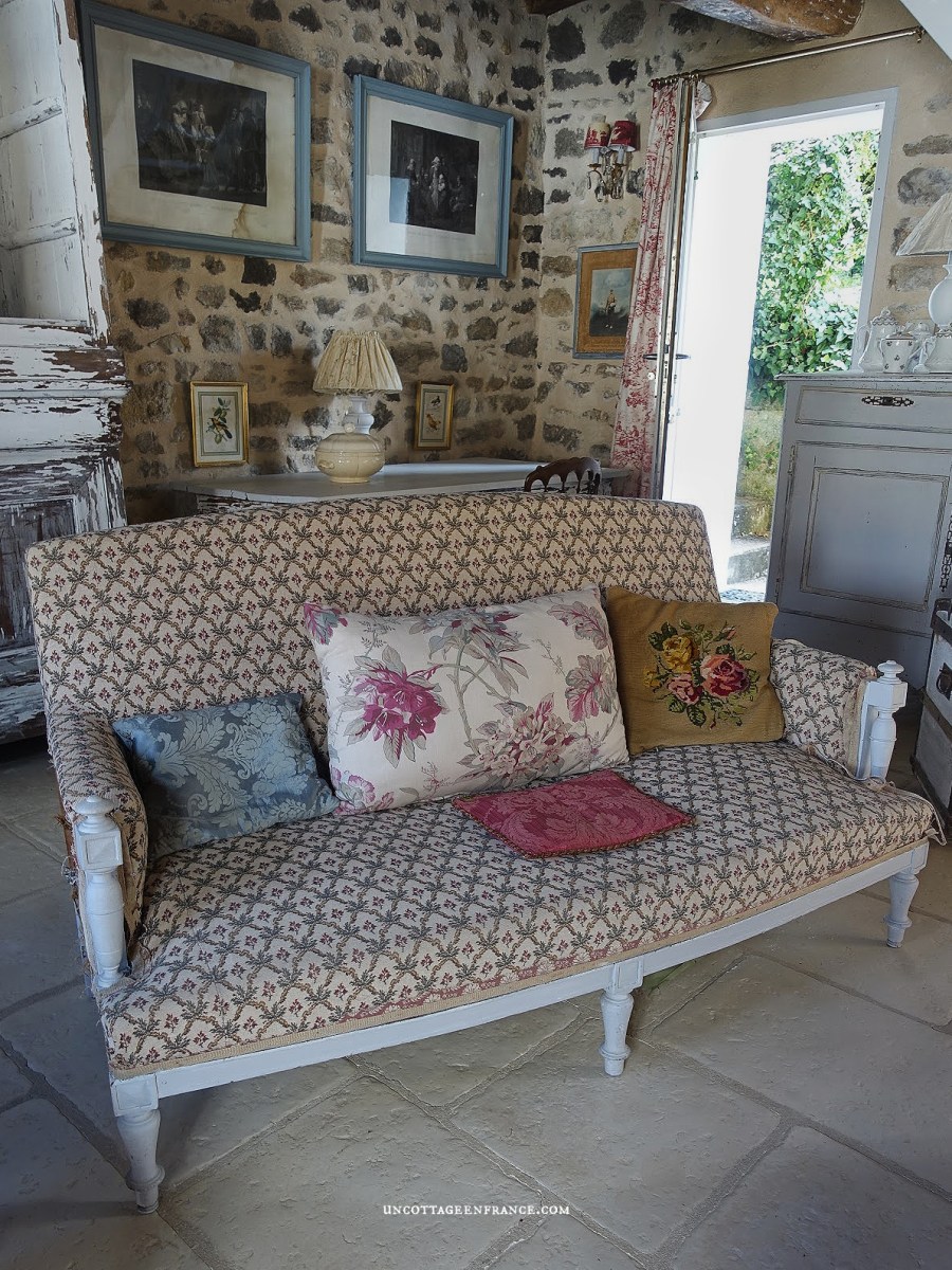 Découverte du tissu vintage d&rsquo;un canapé | Discovery of the Vintage Fabric of a&nbsp;Sofa