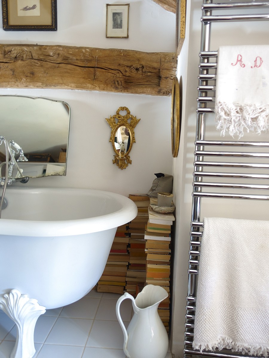 Style grenier chic dans la salle de bain | Attic Chic Mood in the&nbsp;Bathroom